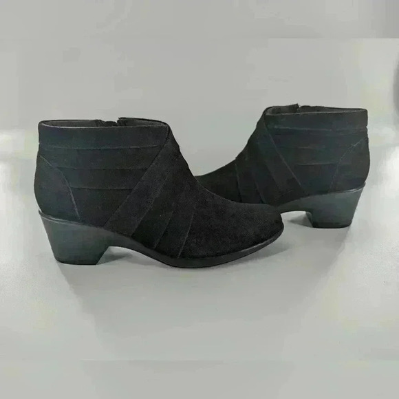 Clarks Shoes - Clarks Collection Boots Womens 5.5M Slip On Zip Ankle Bootie Black Leather Heels